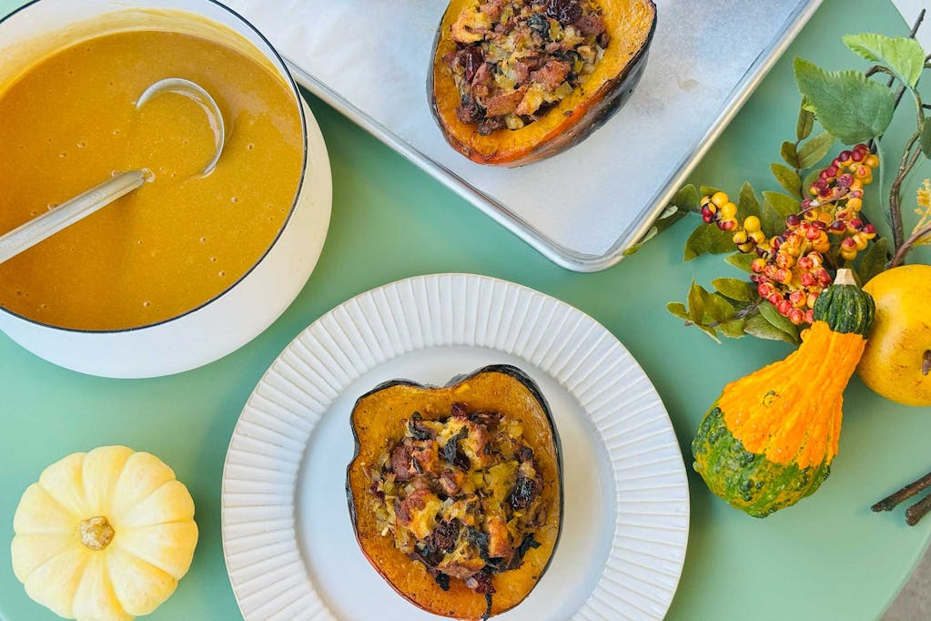 Stuffed acorn squash with mealtess pantry gravy