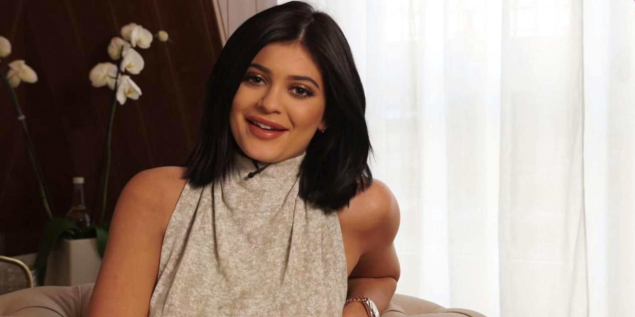 Kylie Jenner gropes older sister Kendall in salacious Snapchat story