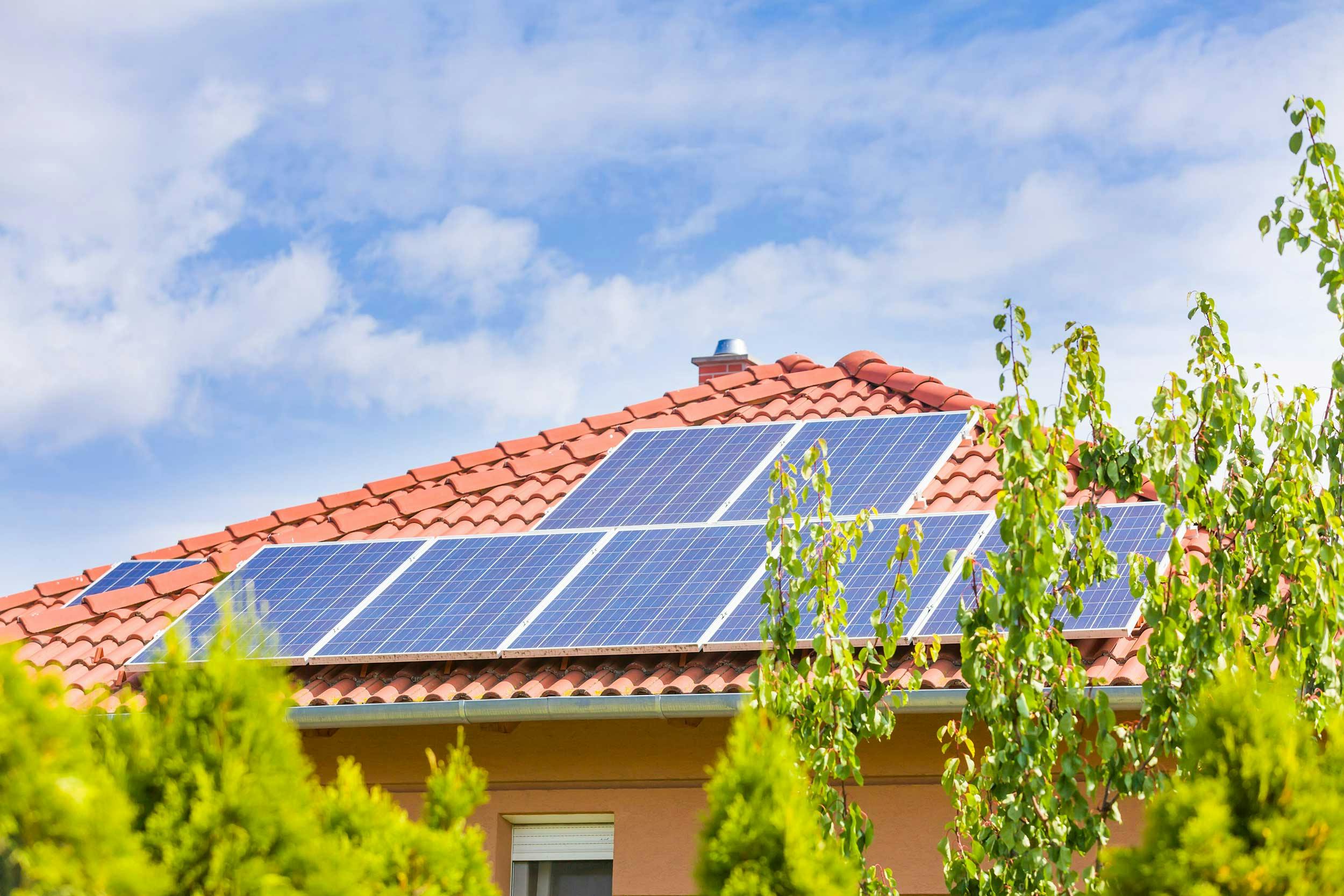 house-roof-solar